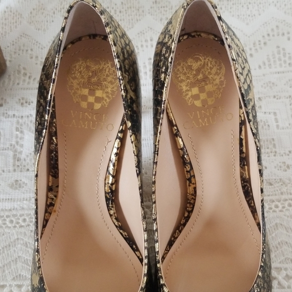 Vince Camuto Kain Snake Embossed Pumps NWOT - Picture 7 of 7